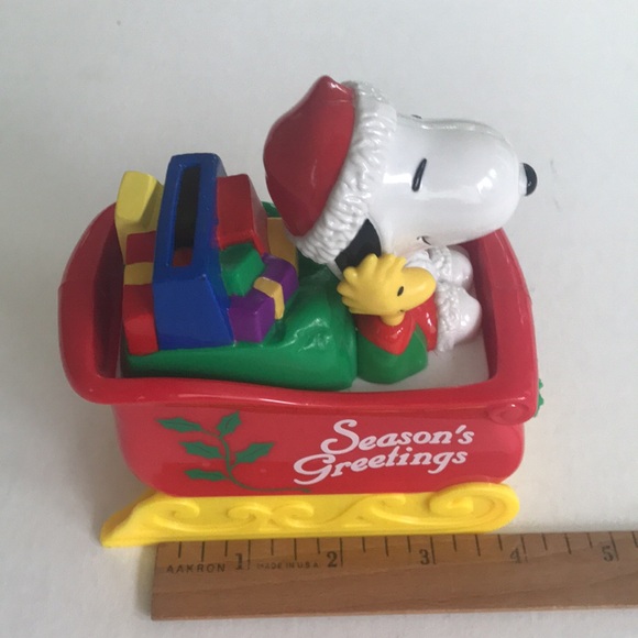 Whitmans Candies Christmas Snoopy and Woodstock in Sled Bank - Picture 4 of 7